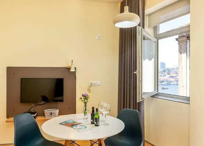 Feel Codecal Apartment Porto
